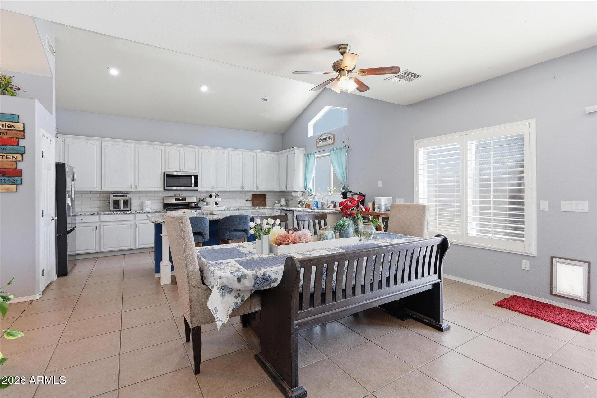 2130 N CYPRESS POINT Way