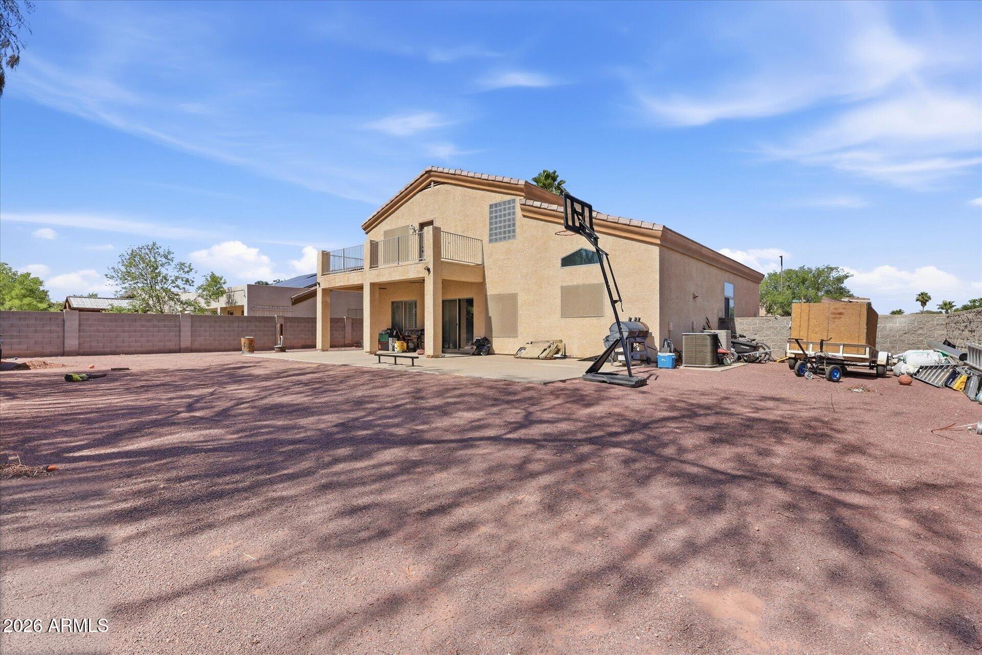 2130 N CYPRESS POINT Way