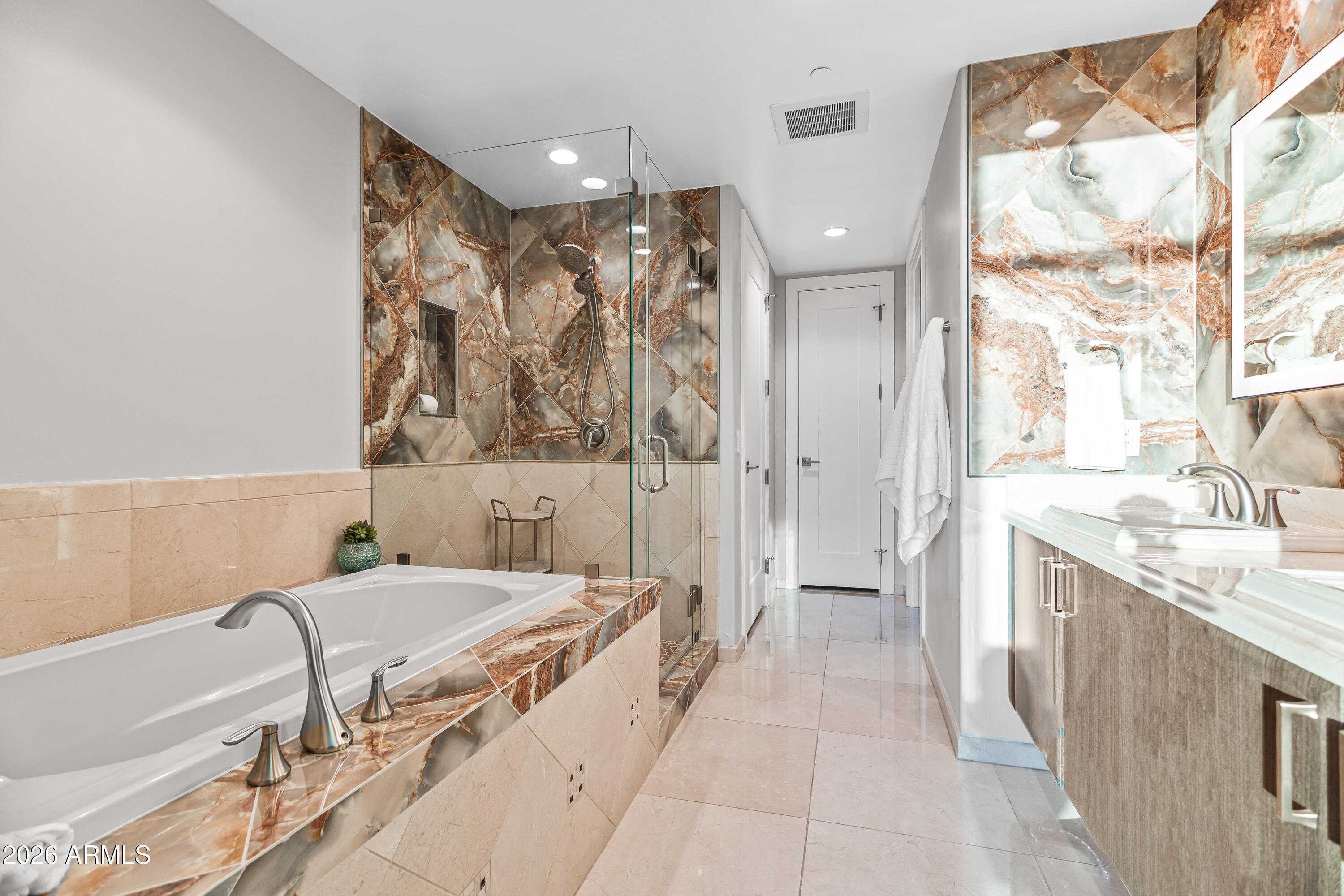 140 E RIO SALADO Parkway 1101
