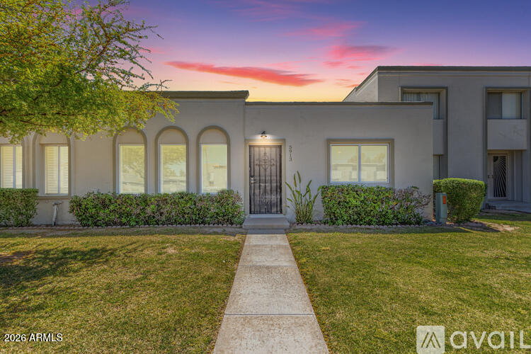 5913 E THOMAS Road