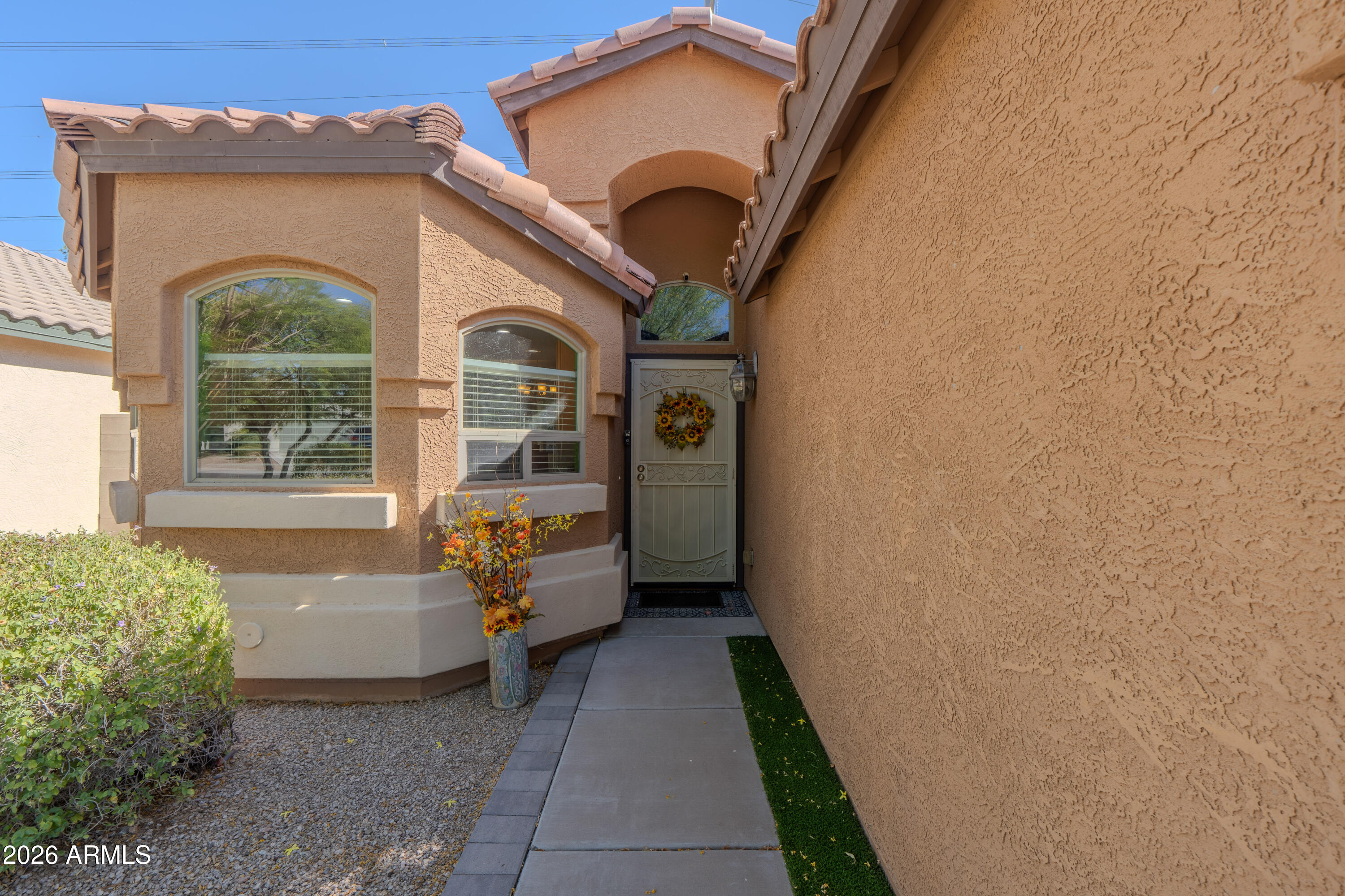 2907 E WHISPERING WIND Drive
