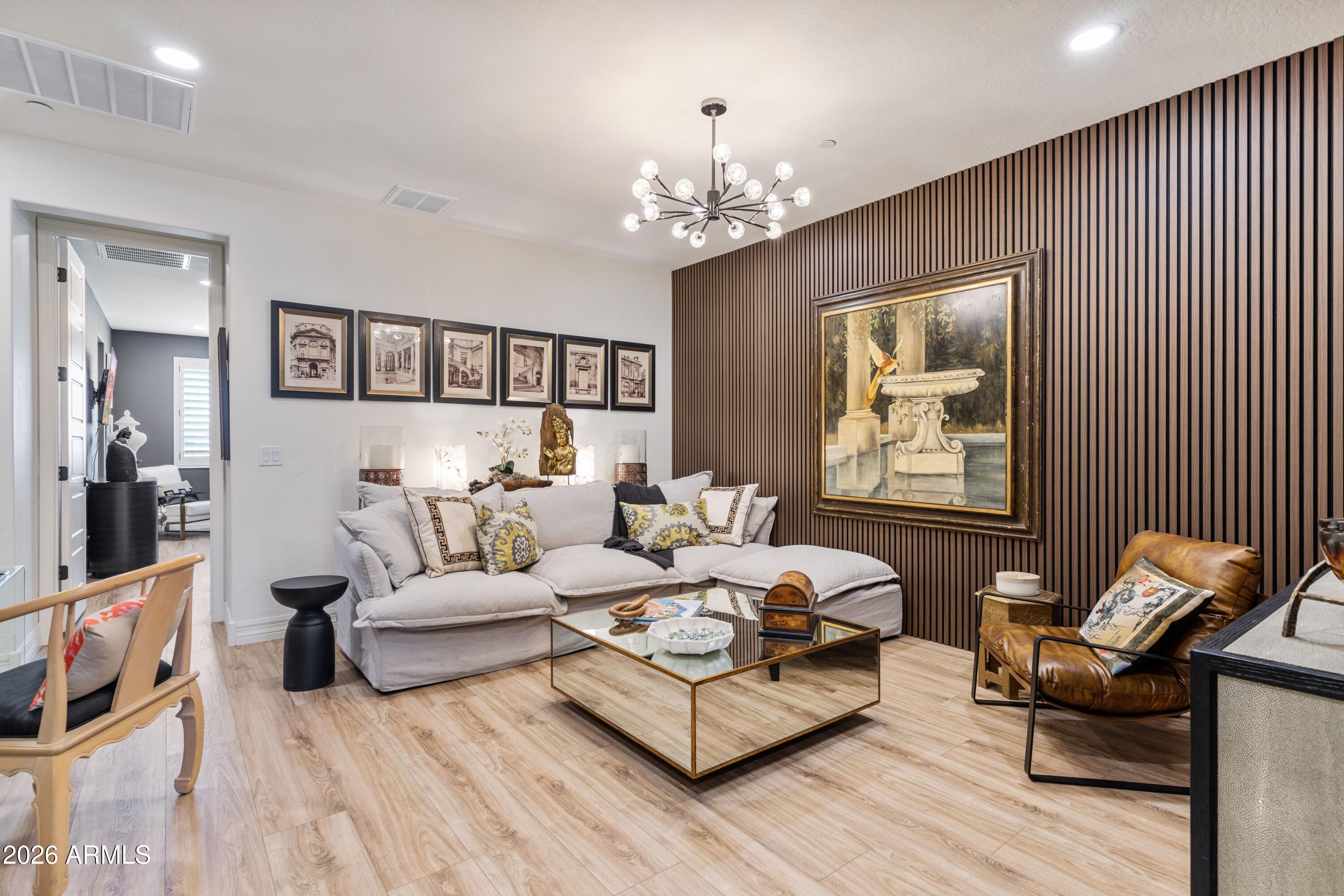 1956 W KINFIELD Trail