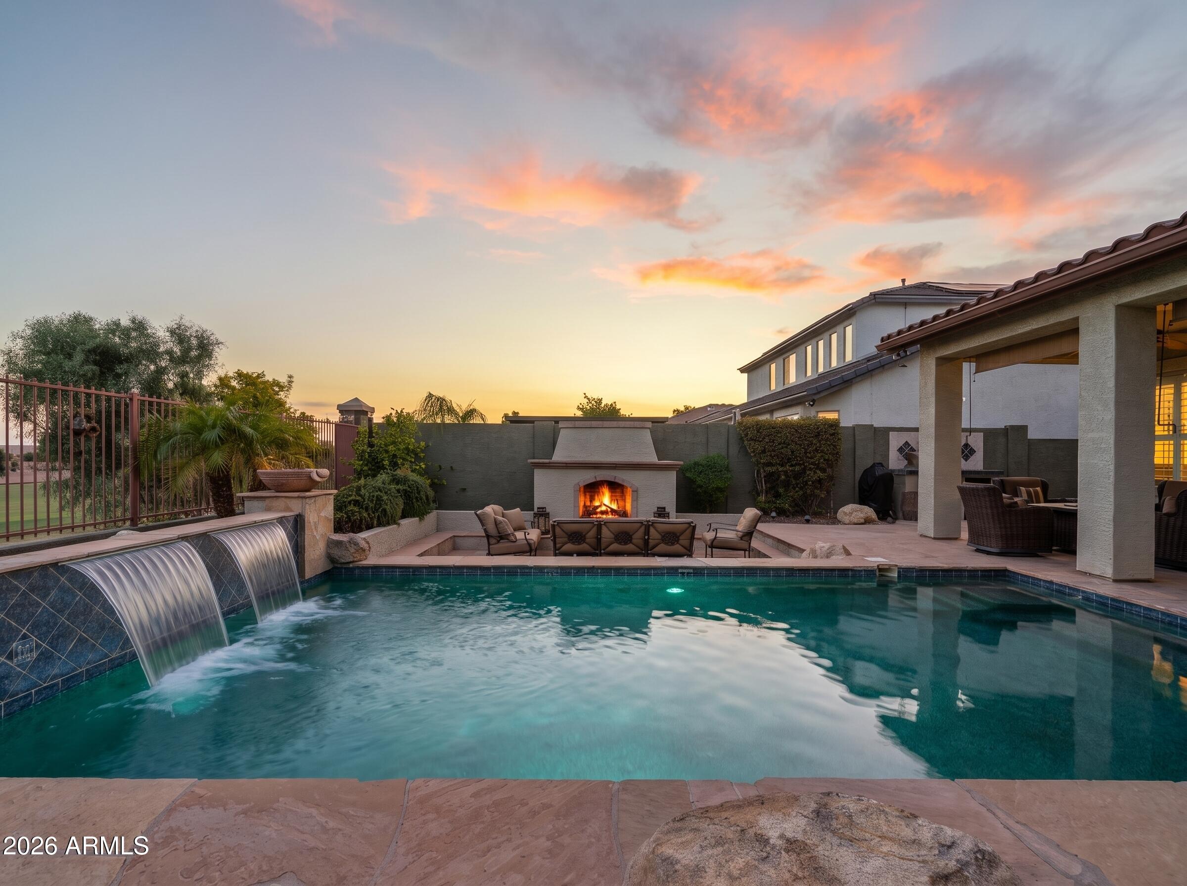 4064 E CLUBVIEW Drive