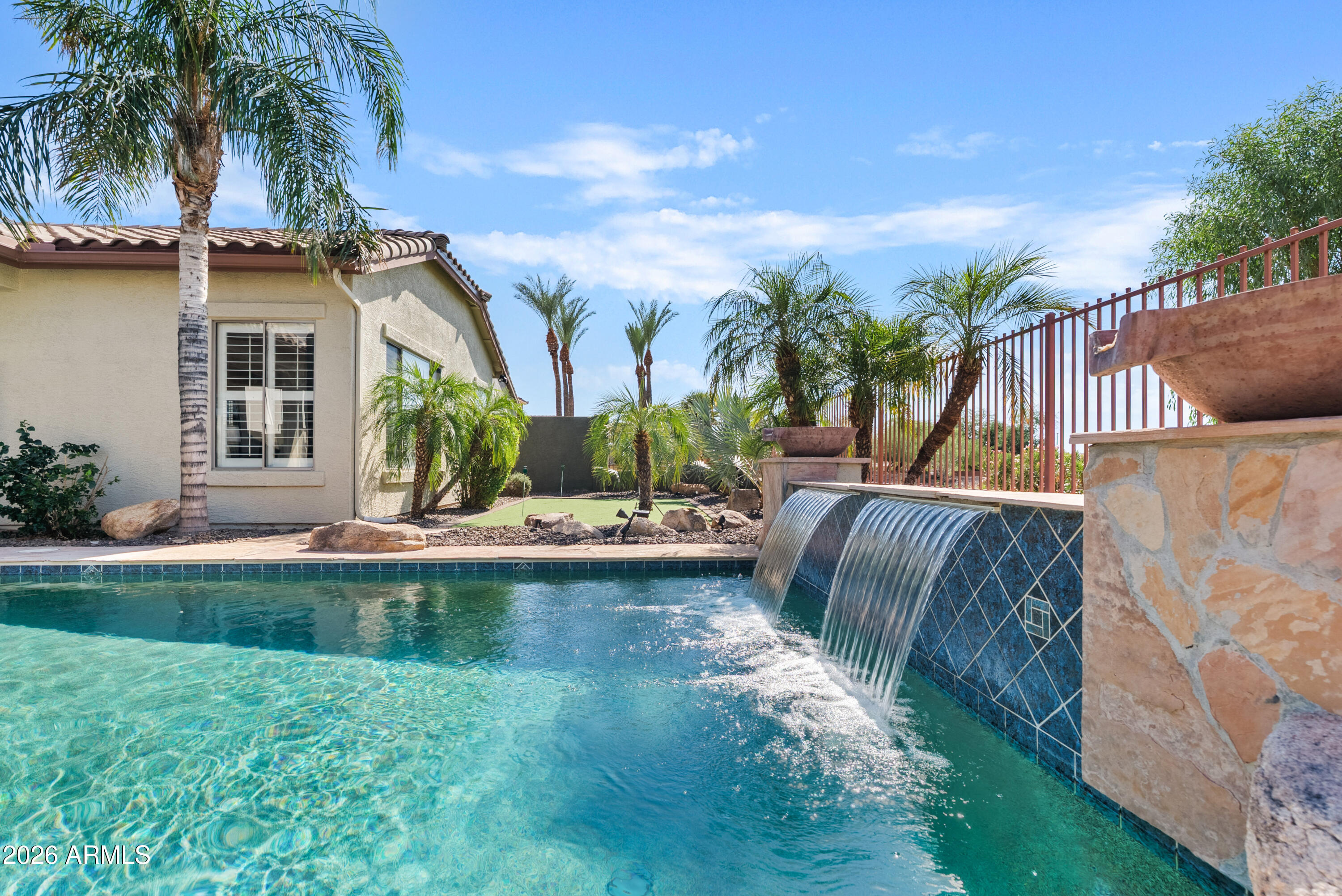 4064 E CLUBVIEW Drive