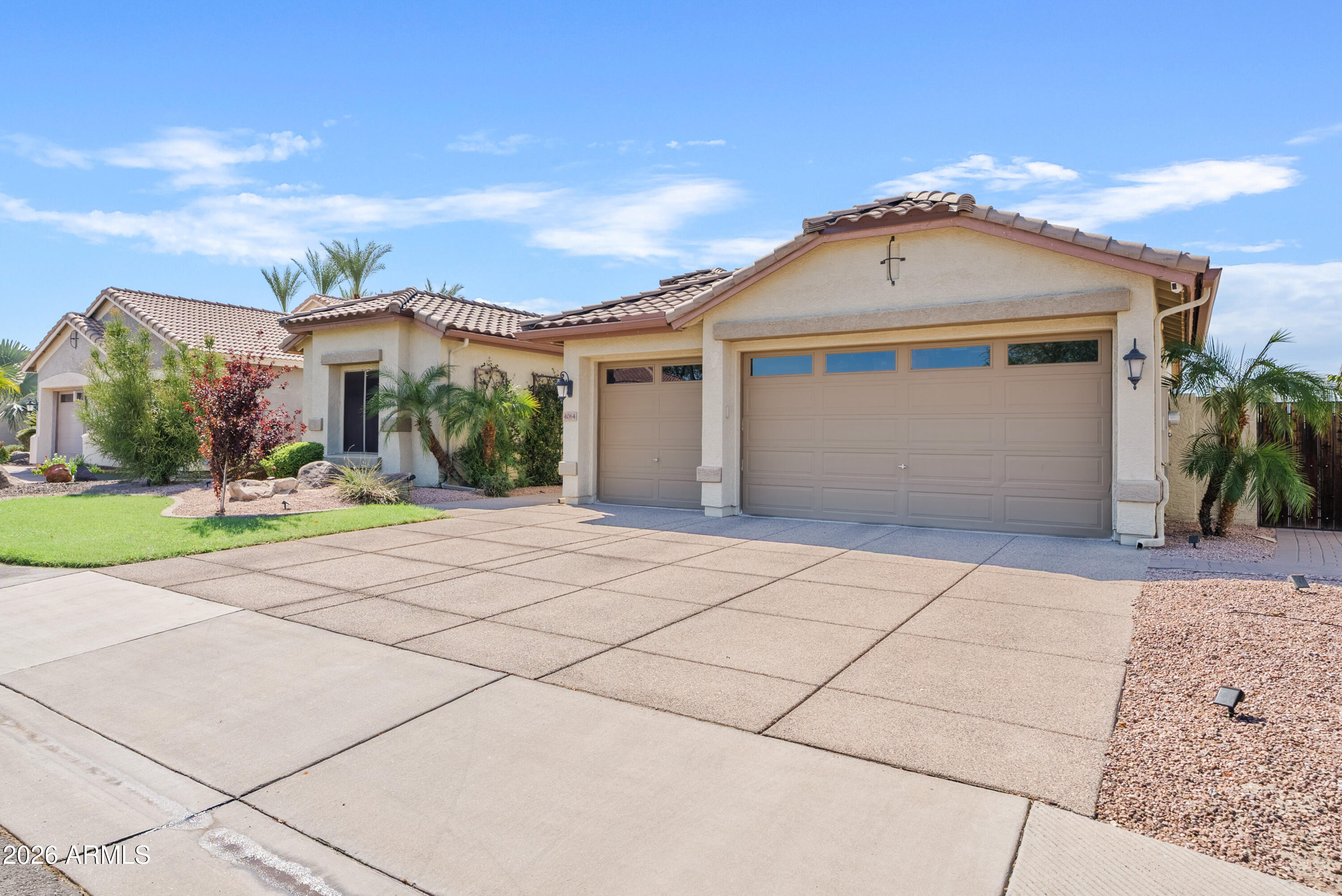 4064 E CLUBVIEW Drive
