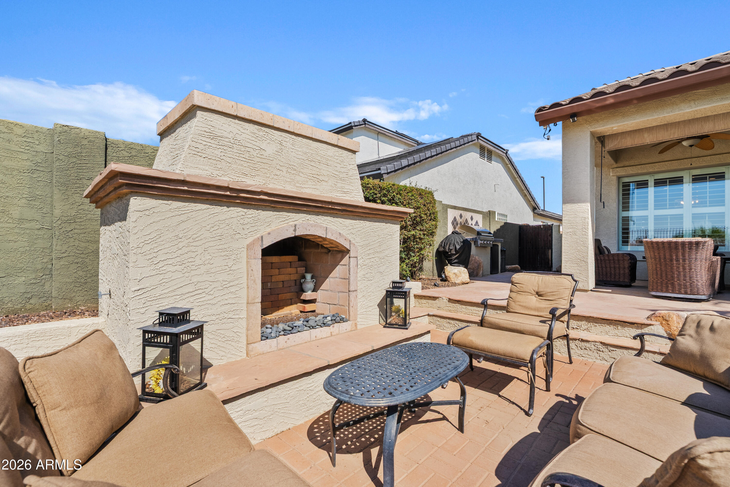 4064 E CLUBVIEW Drive