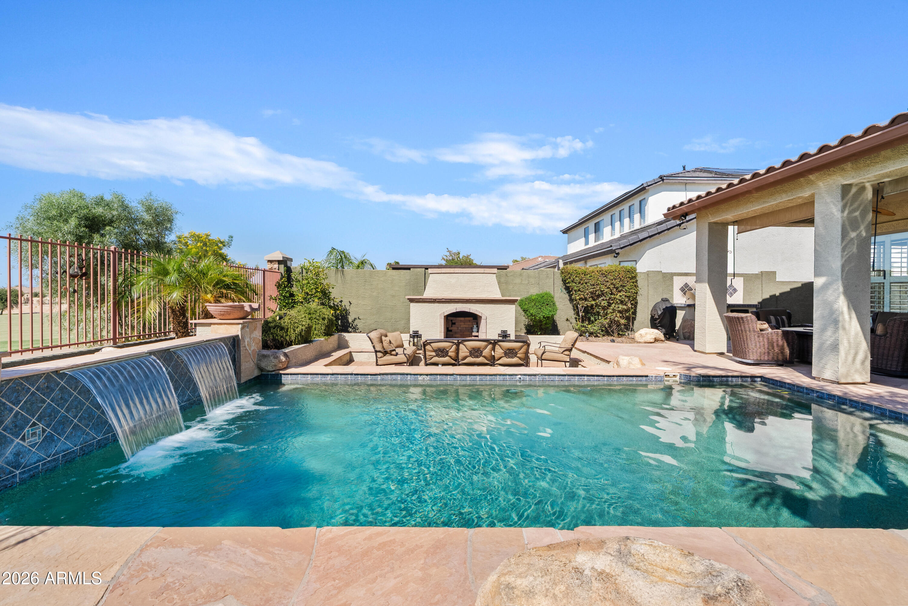4064 E CLUBVIEW Drive