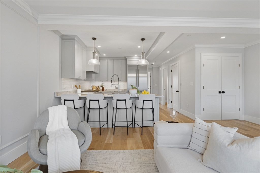 33 Chestnut St # 2