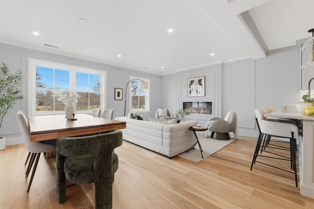 33 Chestnut St # 2