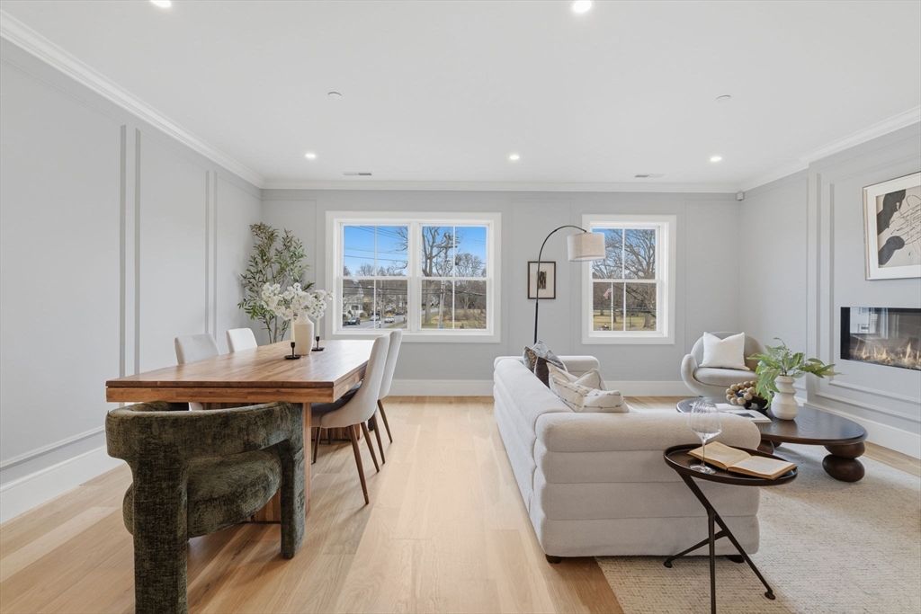33 Chestnut St # 2