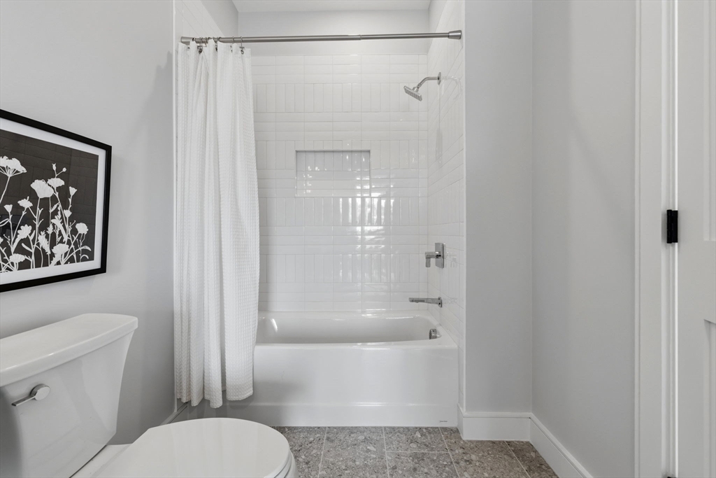 33 Chestnut St # 2
