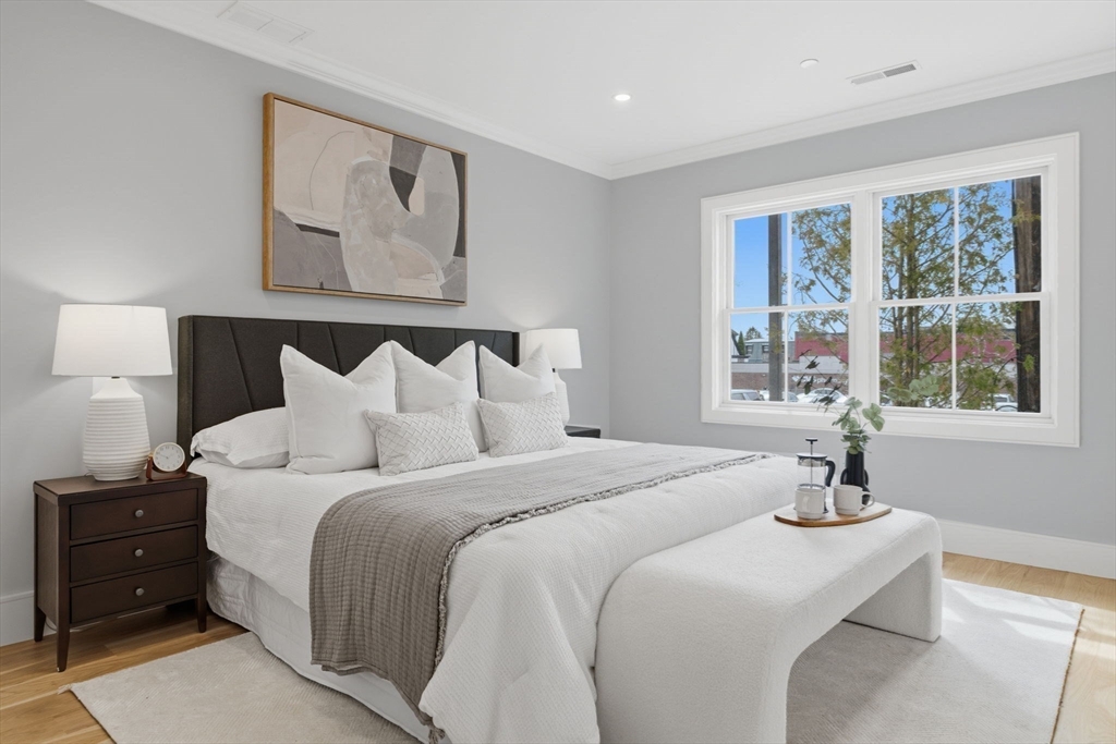 33 Chestnut St # 2