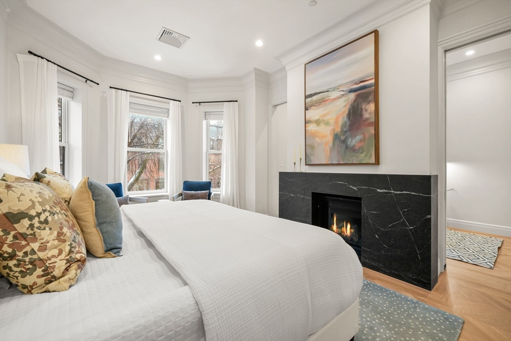 352 Marlborough St