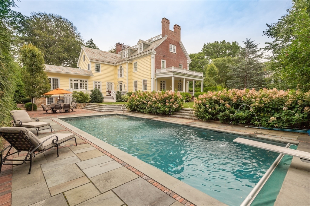 355 Buckminster Road