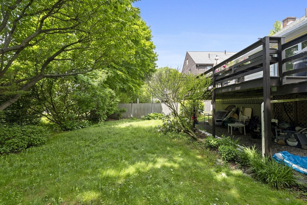 102 Oakdale Road