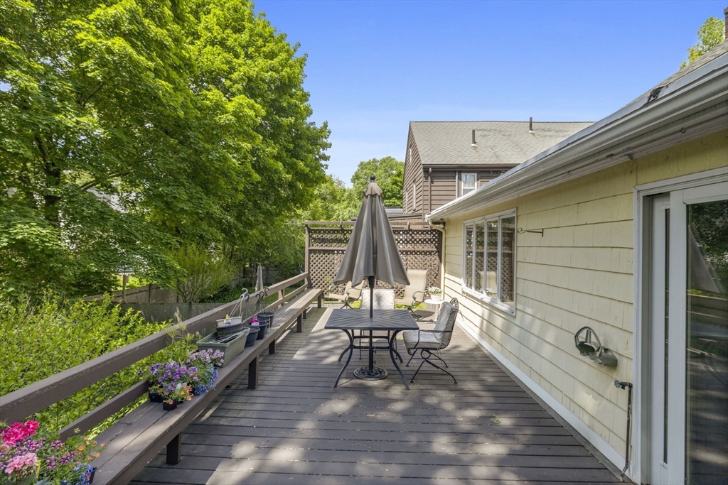 102 Oakdale Road