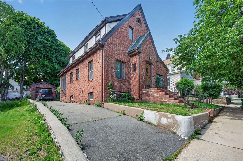 28 Thurlow Ave