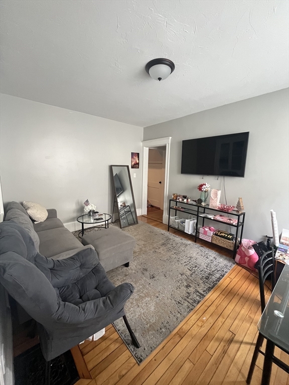 9 Carruth St # 1