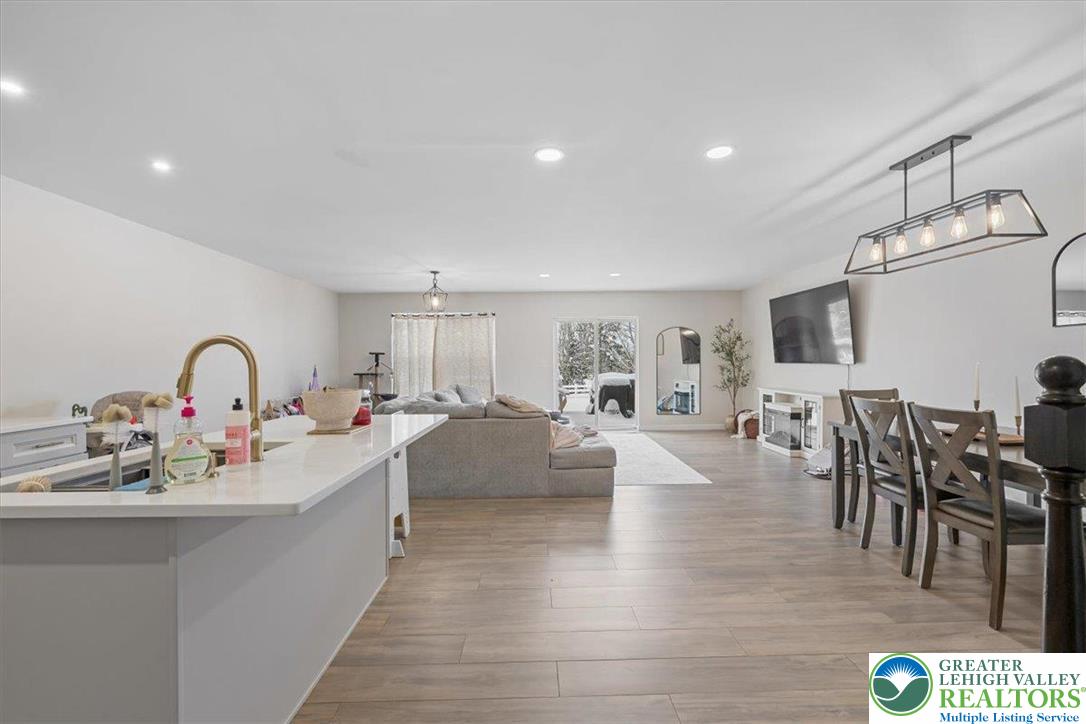 6909 Hunt Drive