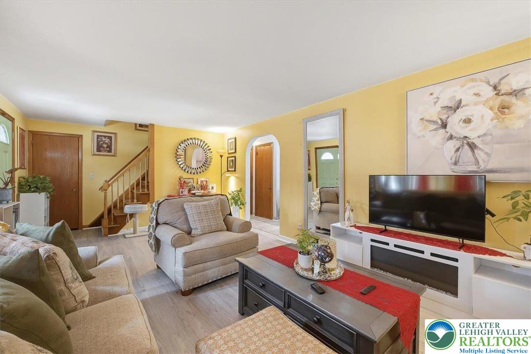 1390 Oakwood Drive