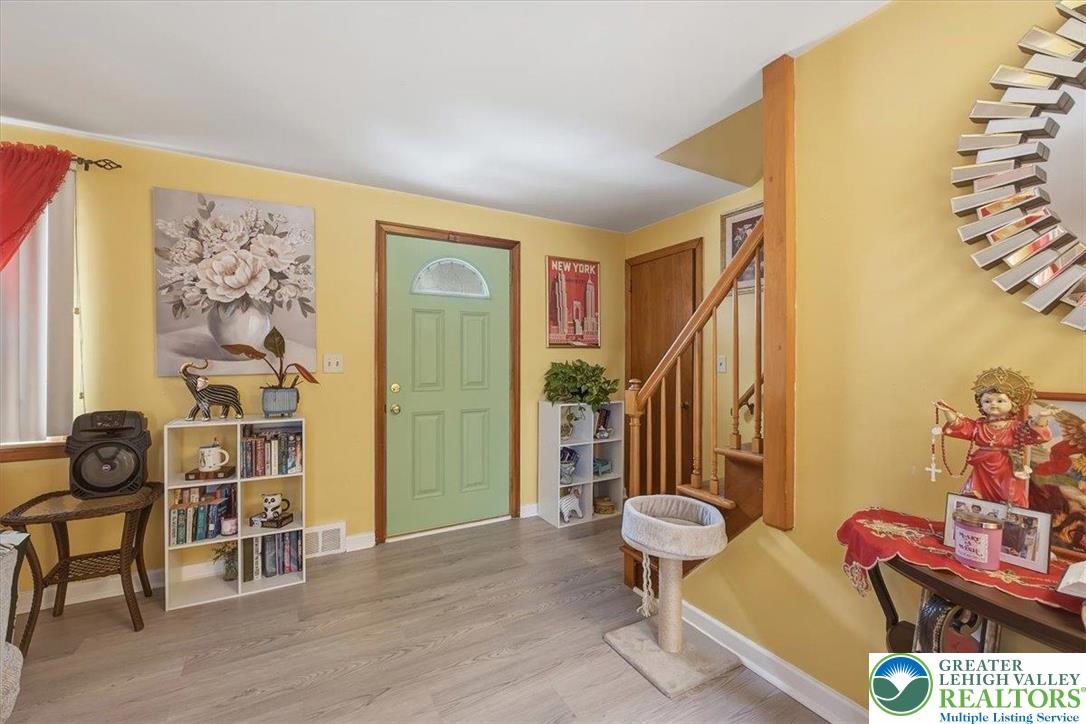 1390 Oakwood Drive