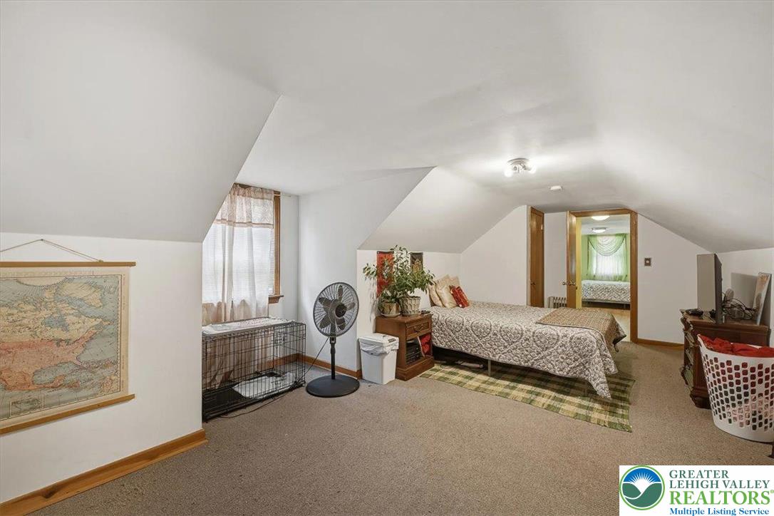 1390 Oakwood Drive