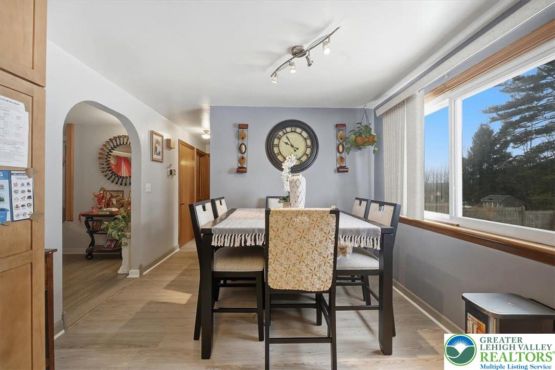 1390 Oakwood Drive