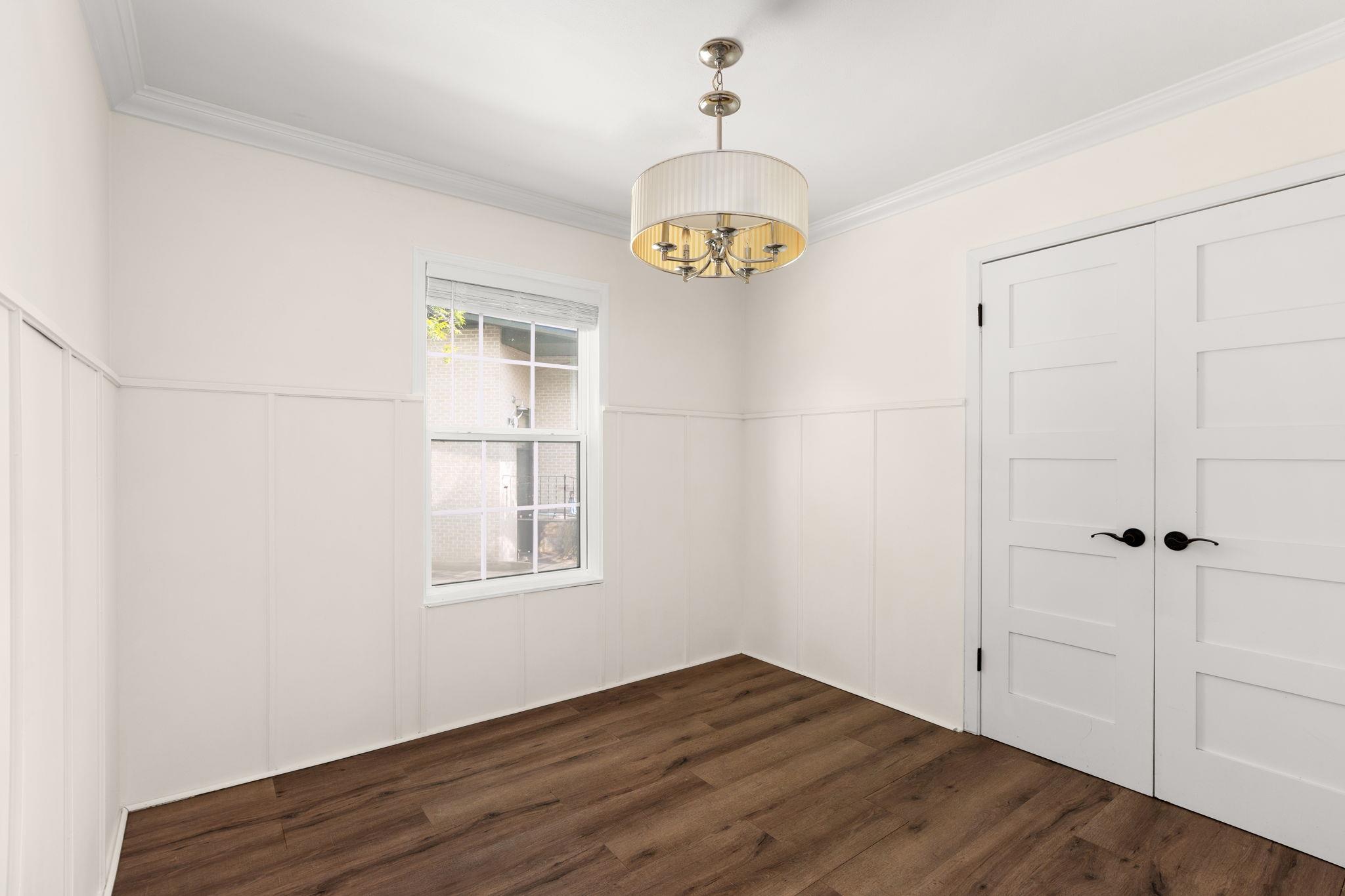 2403 Little John LN