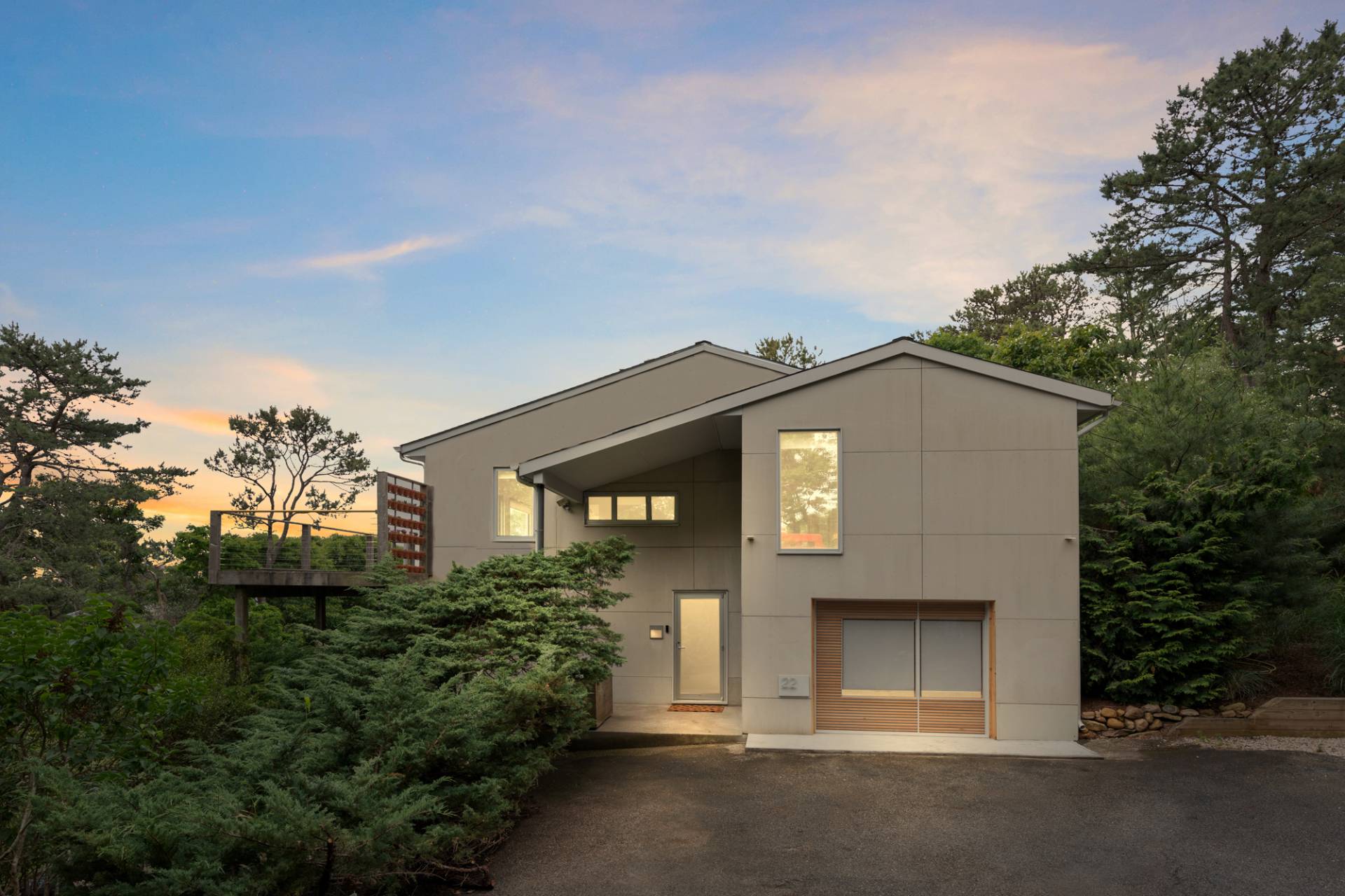 22 HAWTHORNE RD