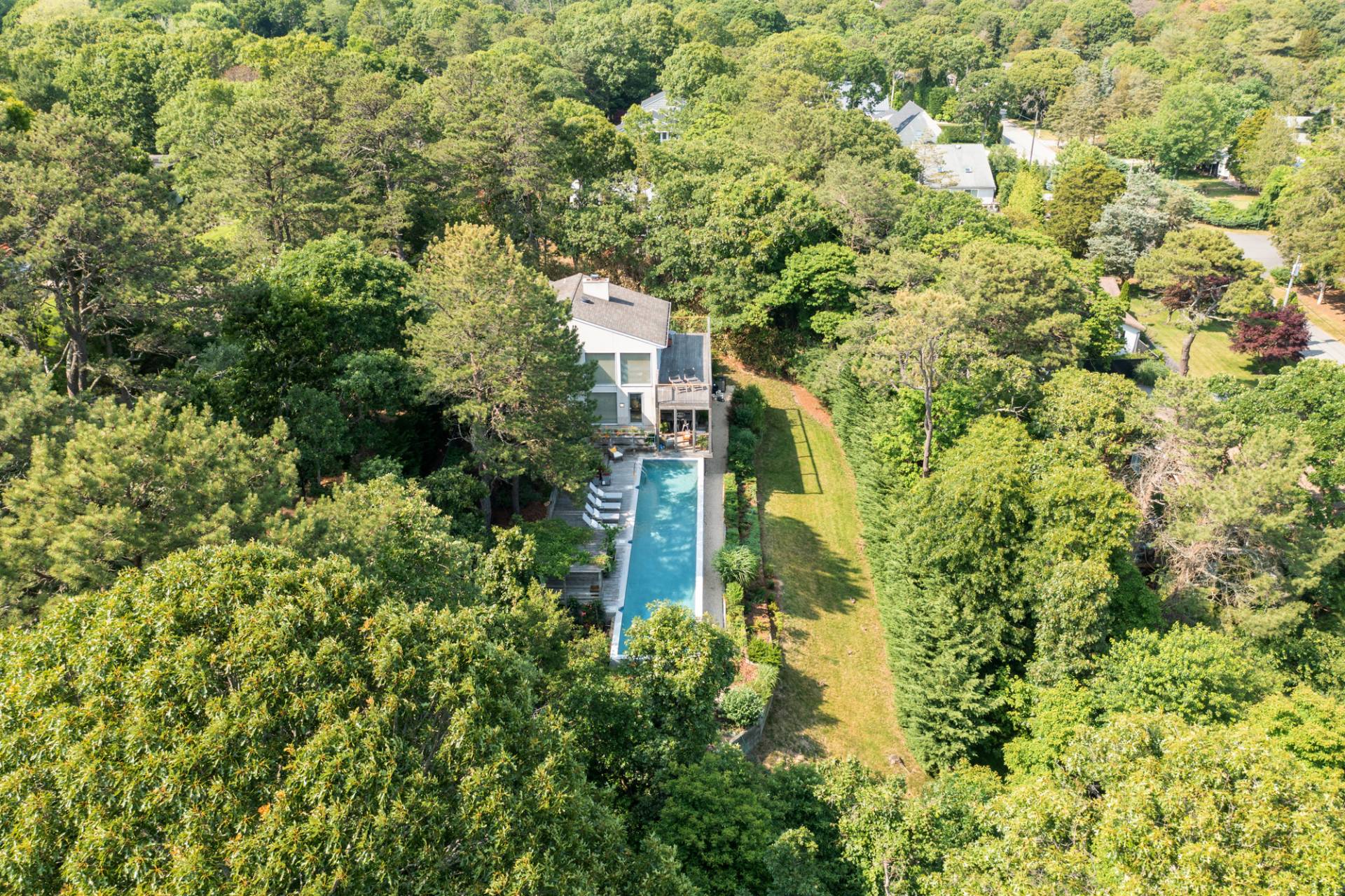 22 HAWTHORNE RD