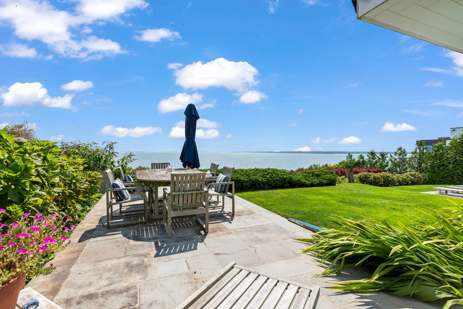 34 OCEANVIEW DR