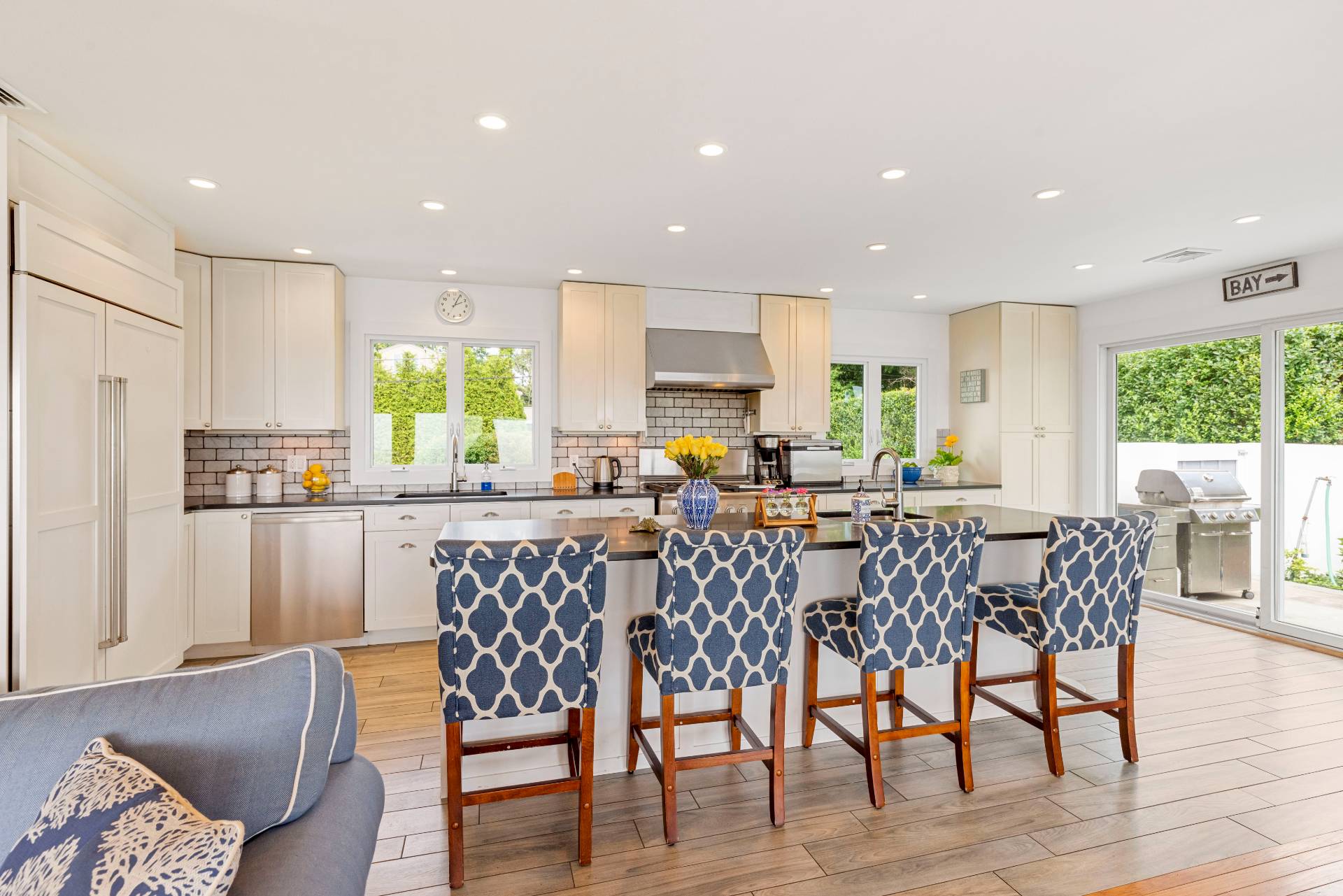 34 OCEANVIEW DR