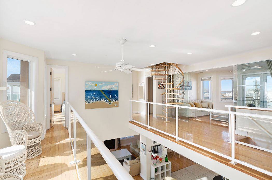 915 DUNE RD