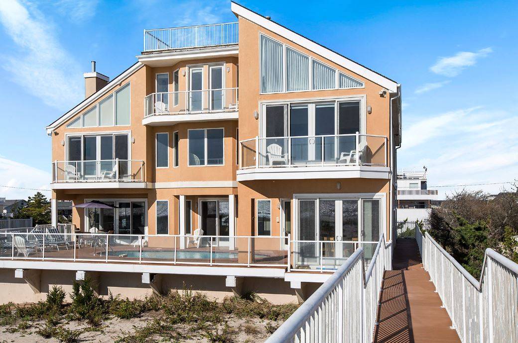 915 DUNE RD