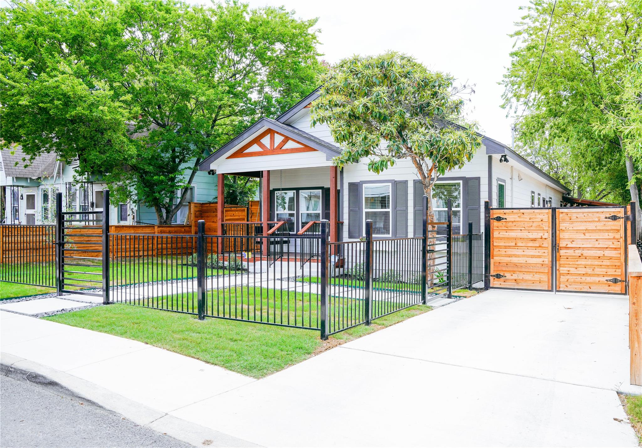518 Rigsby Ave