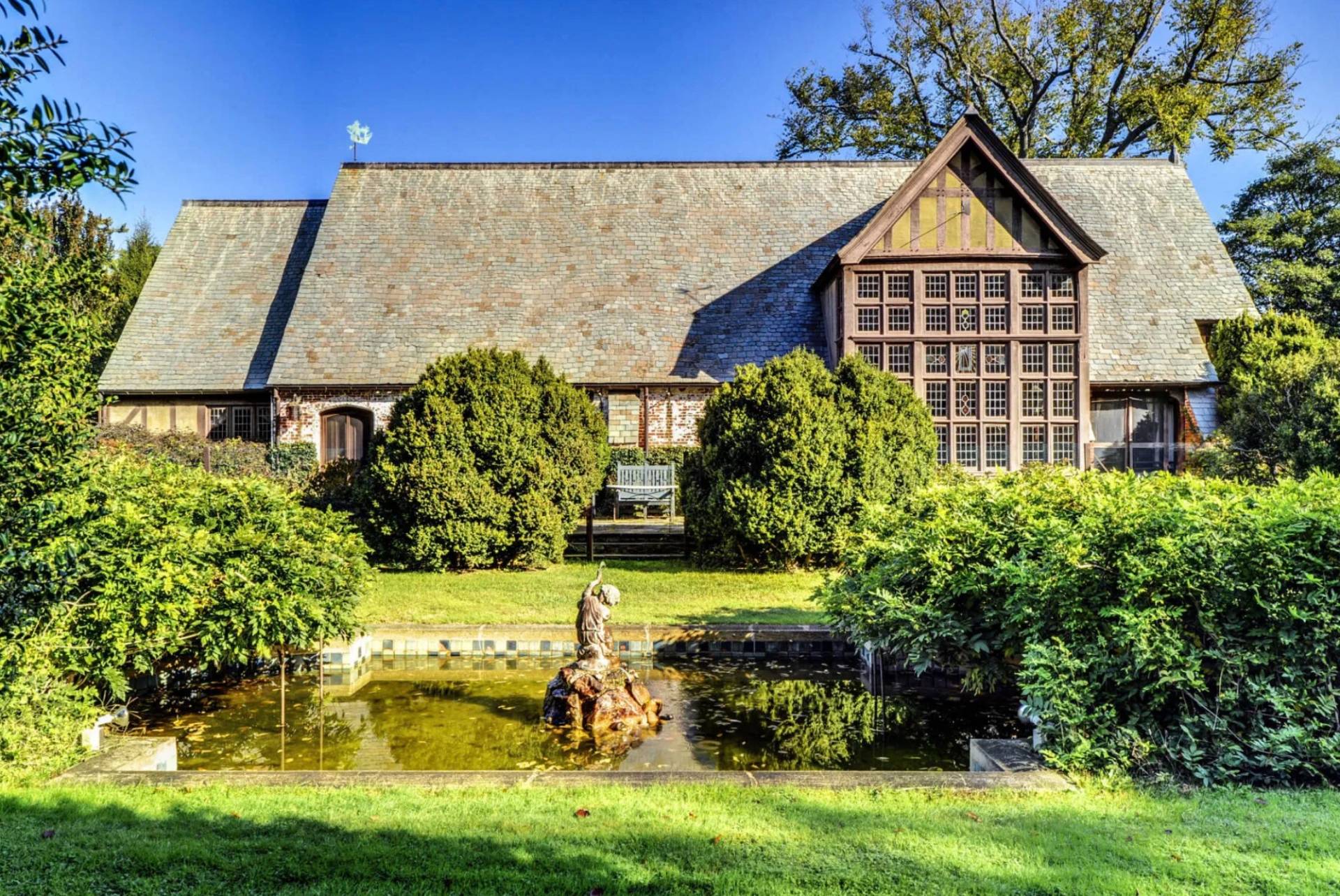 64 HUNTTING LN