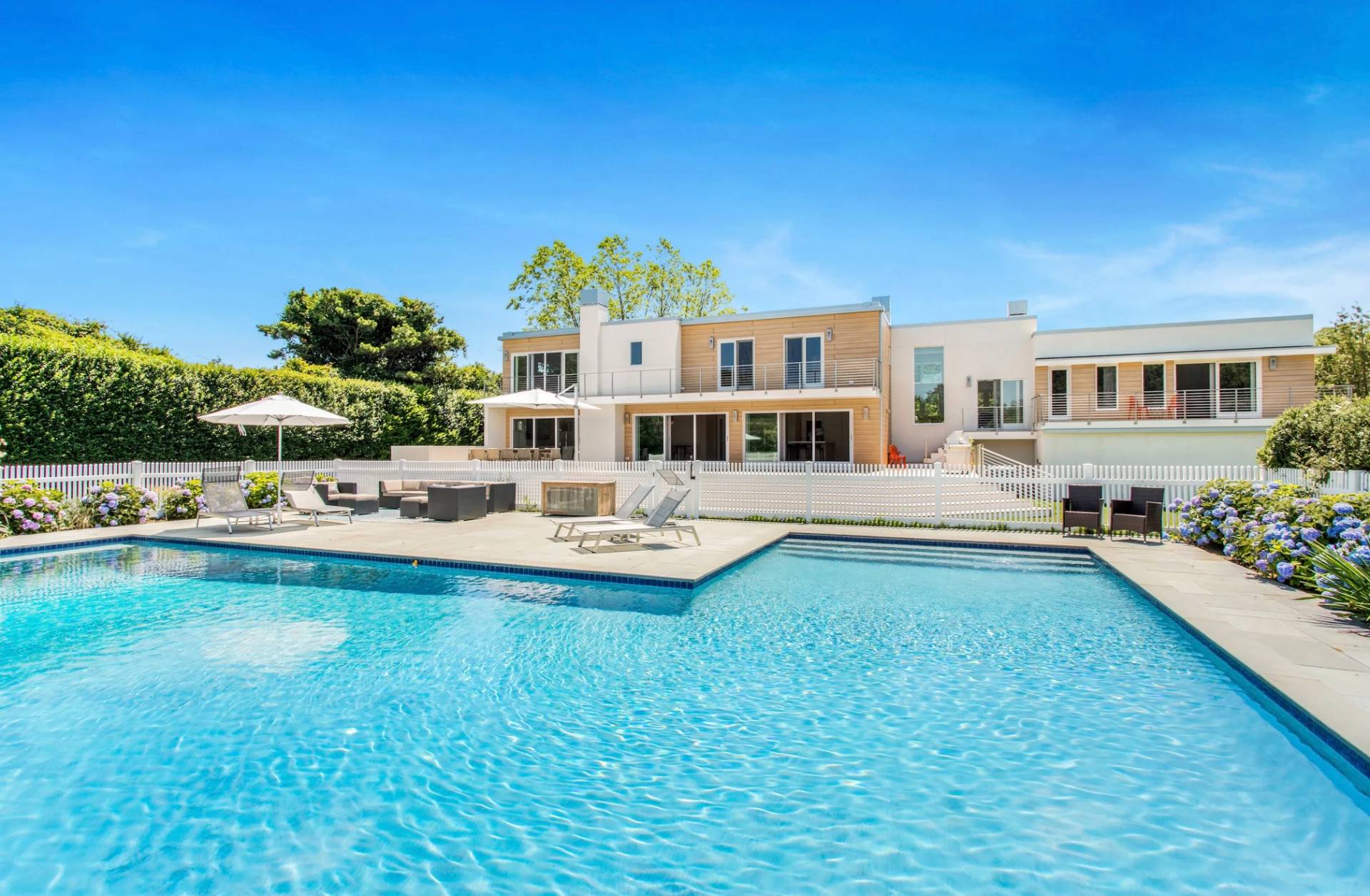 117 ERICAS LN