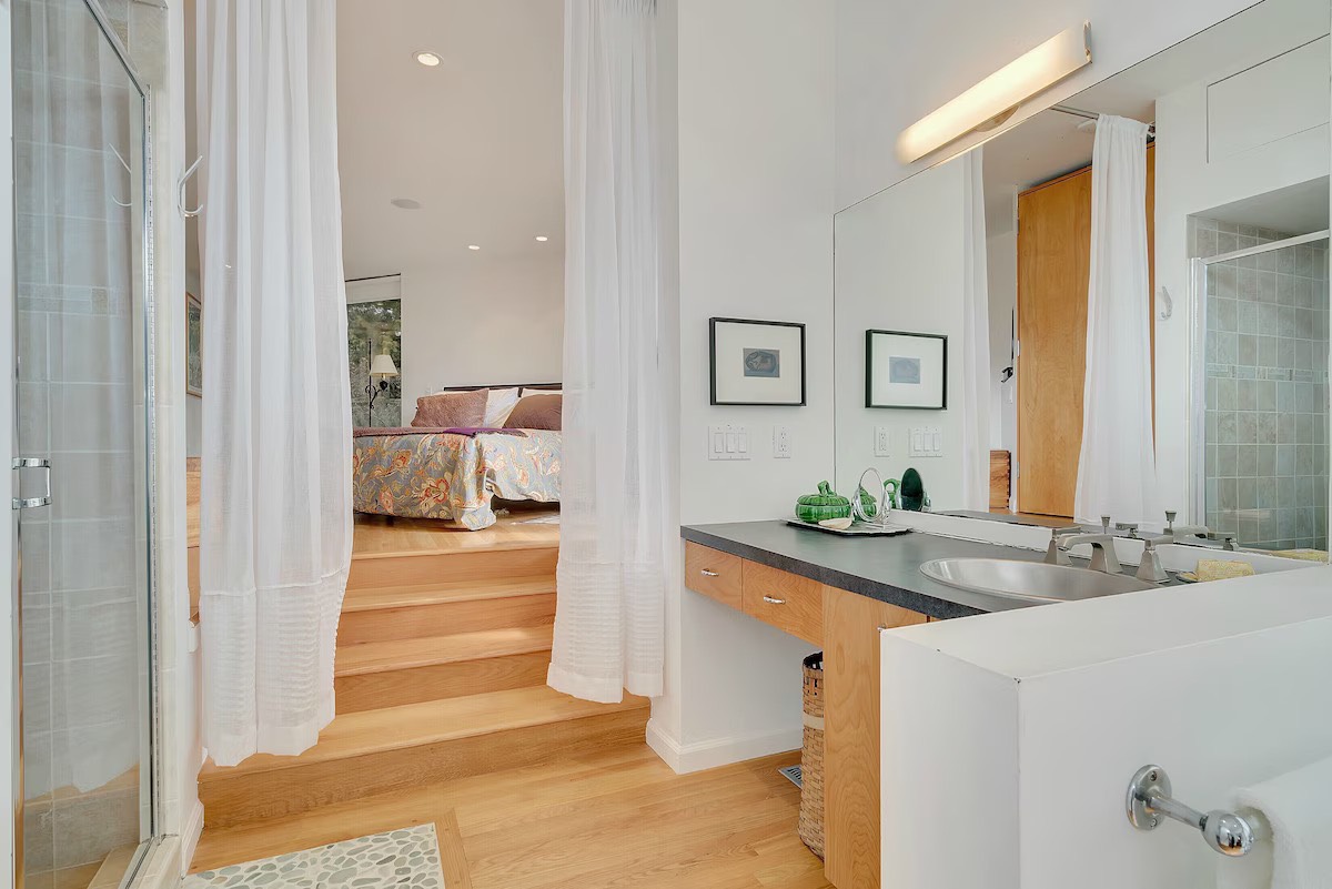 38 Oceanview Dr