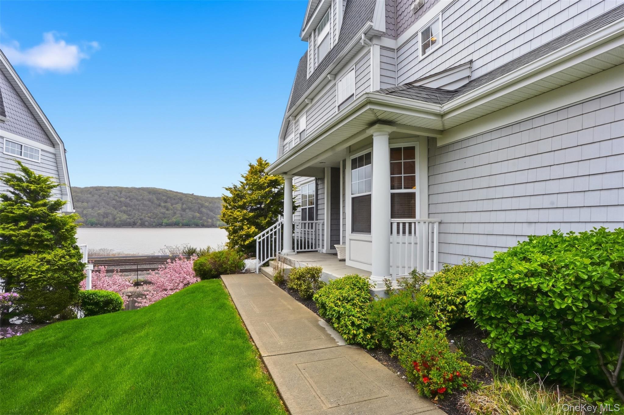 136 Hudson Pointe Drive