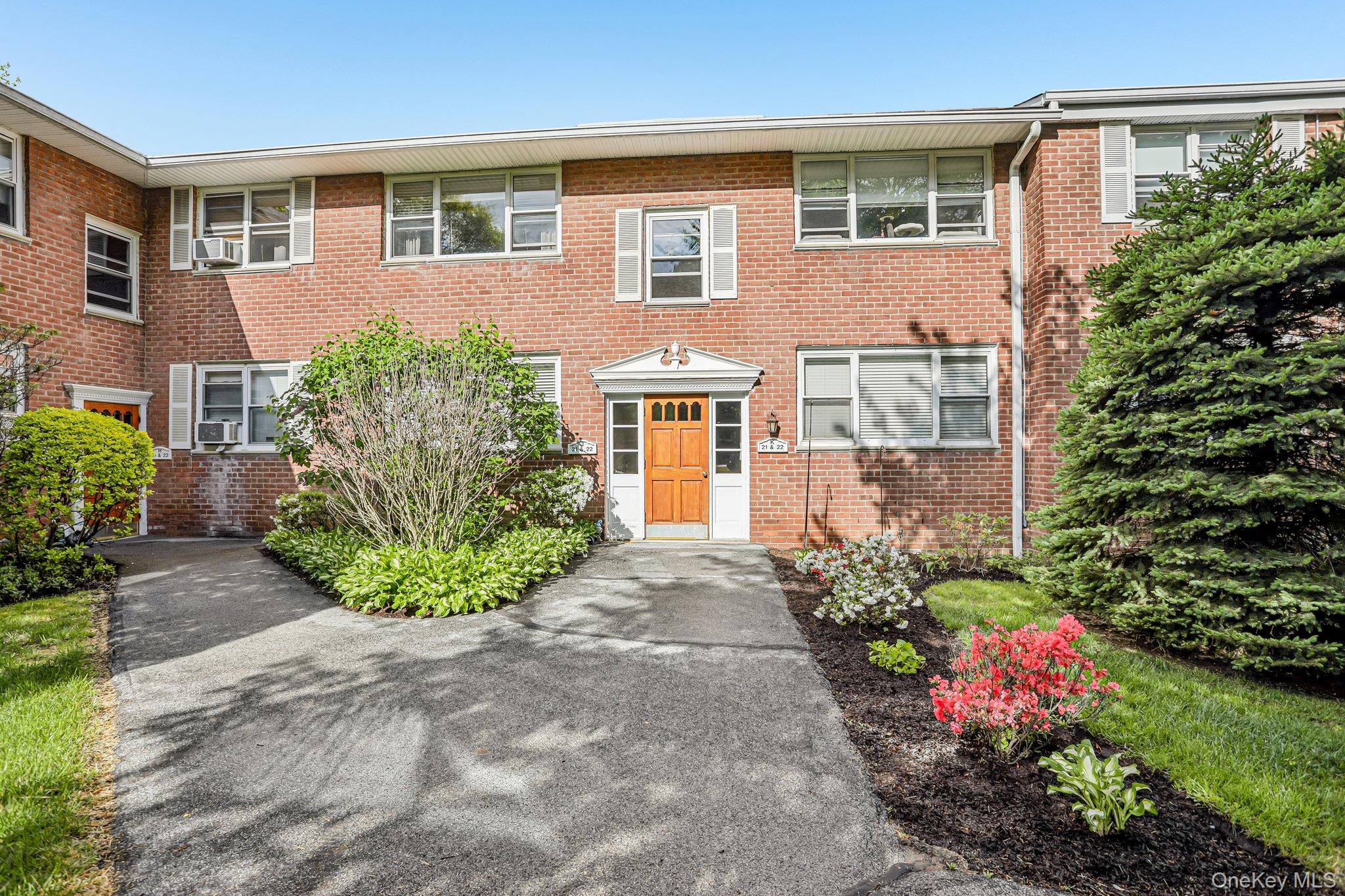121 N. Broadway Unit: 22K