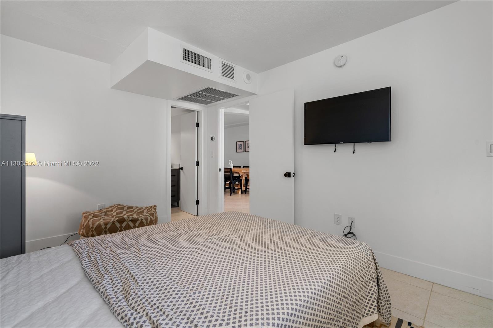 5701 Collins Ave # 712
