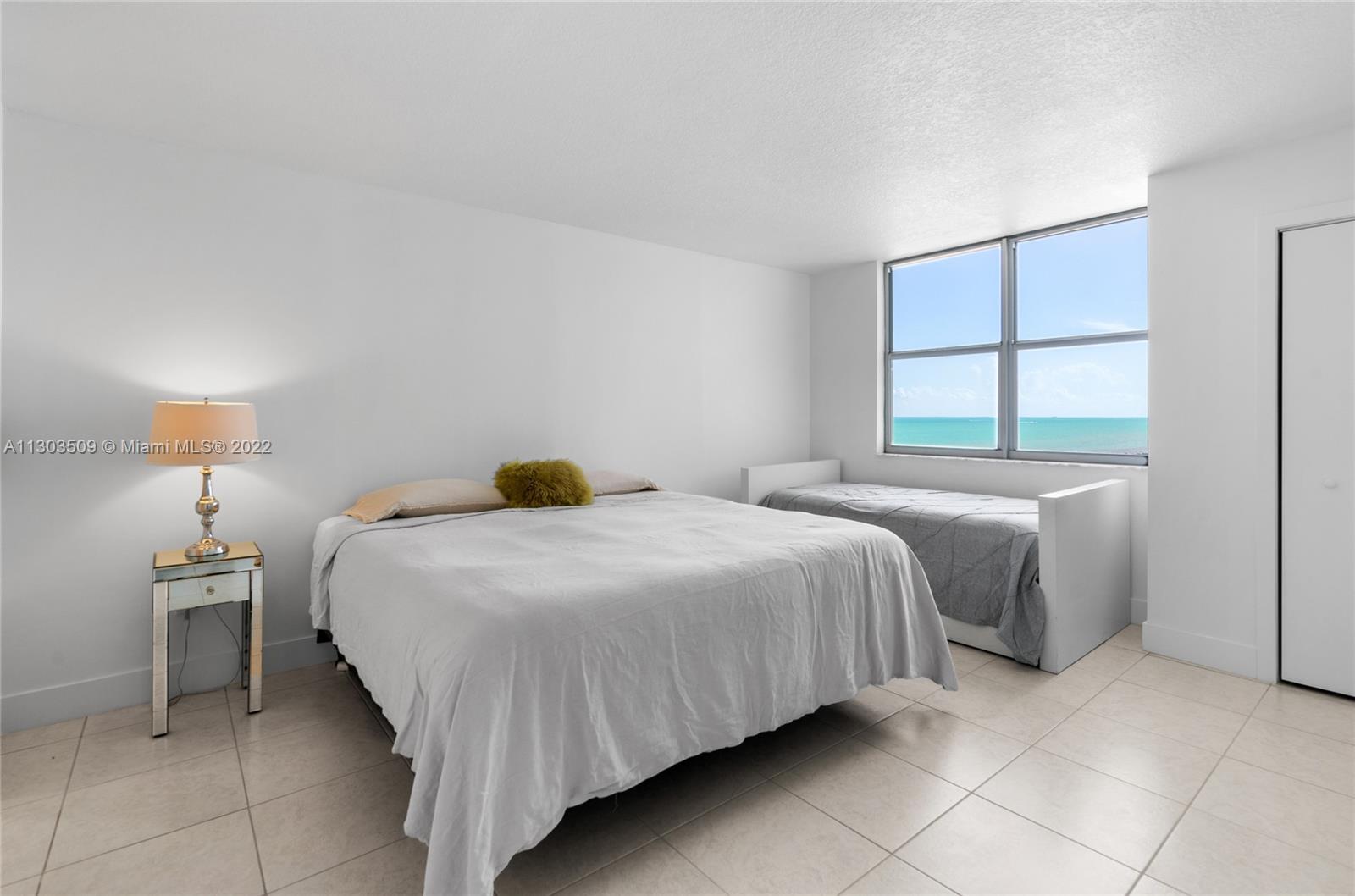 5701 Collins Ave # 712