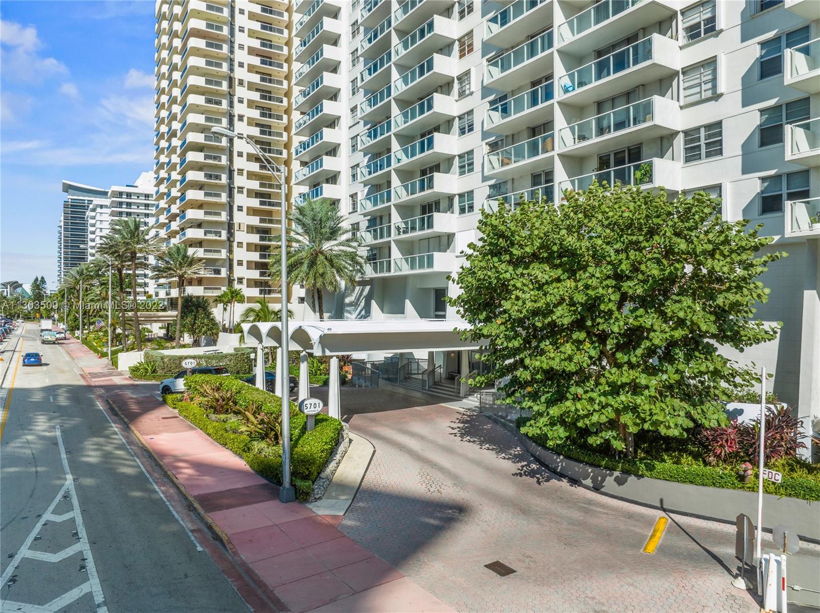 5701 Collins Ave # 712