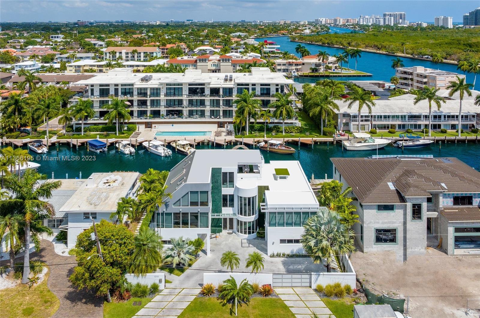 1319 Seminole Dr