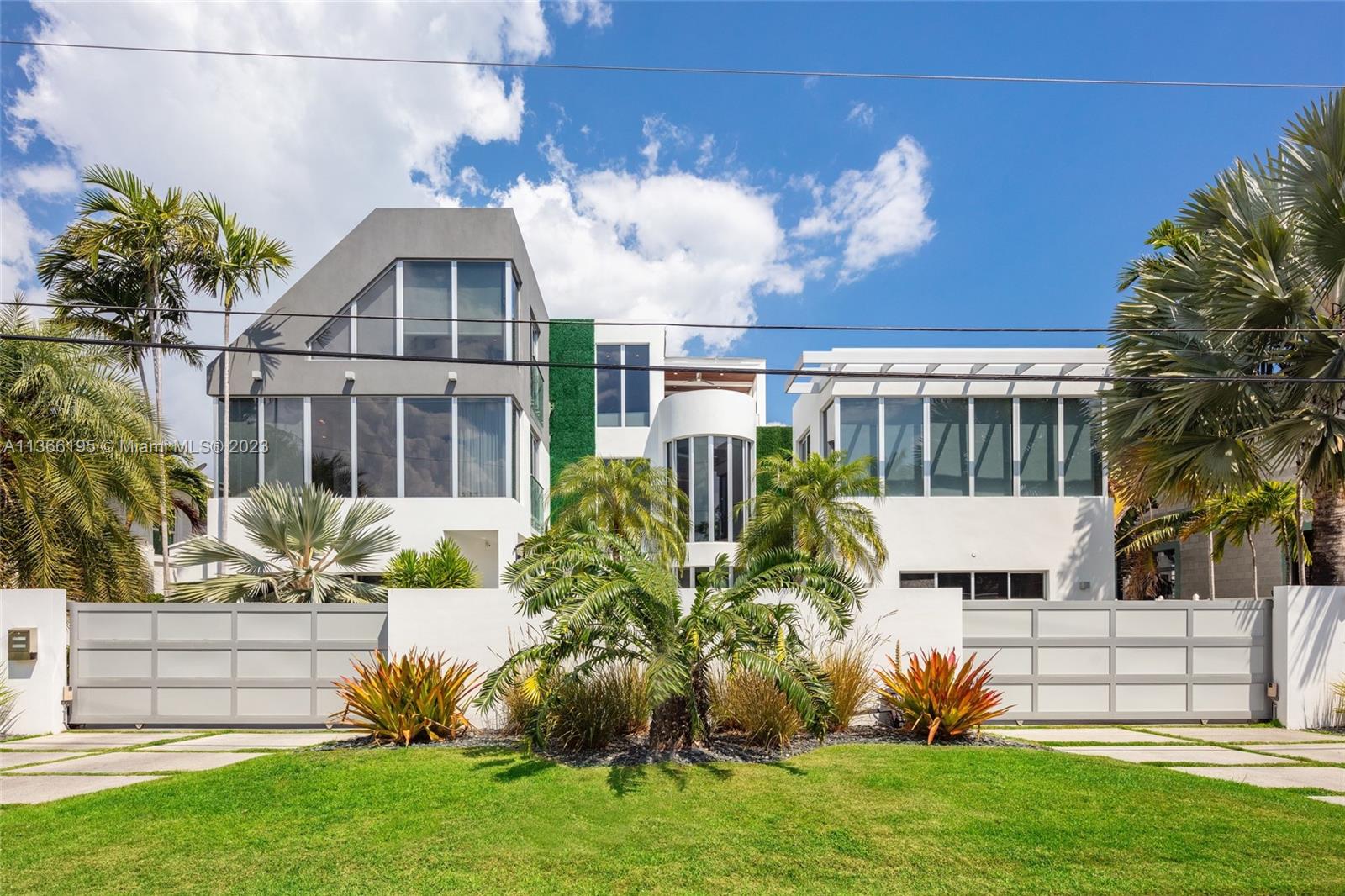 1319 Seminole Dr