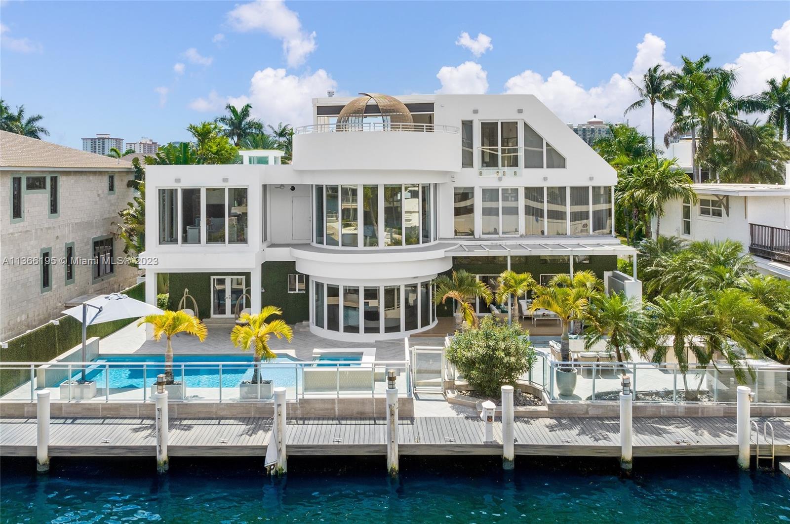 1319 Seminole Dr