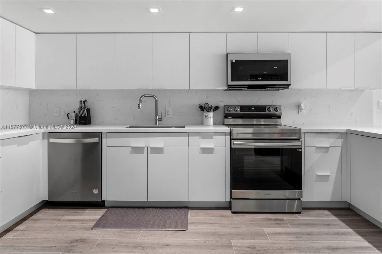 5401 Collins Ave # 349