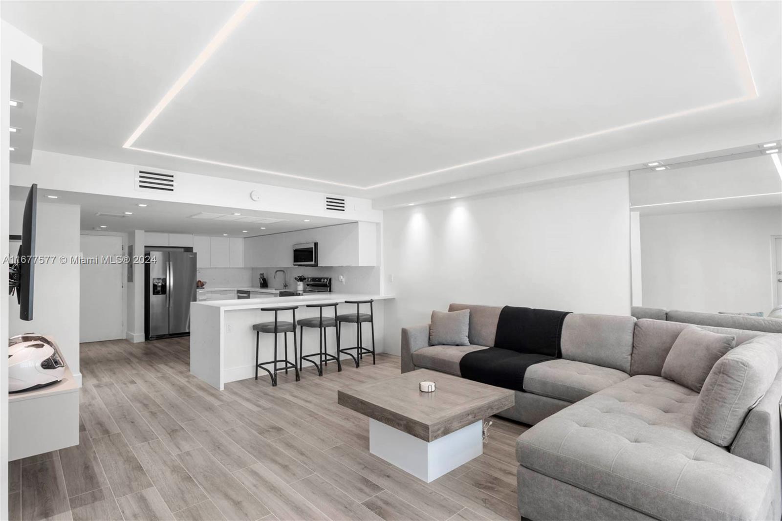 5401 Collins Ave # 349