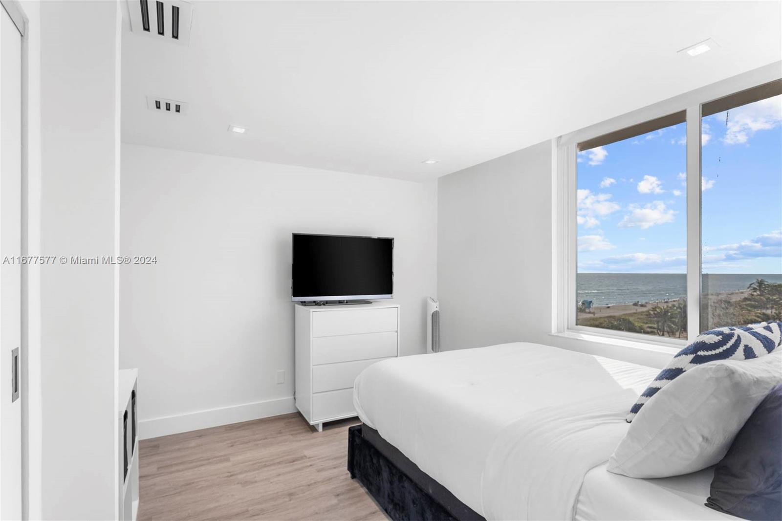 5401 Collins Ave # 349
