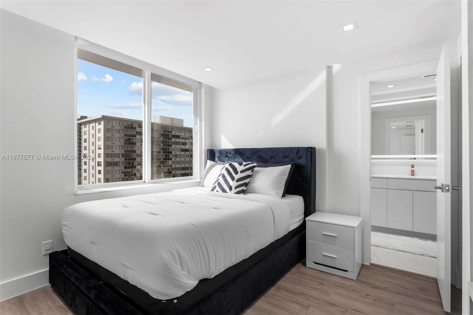 5401 Collins Ave # 349